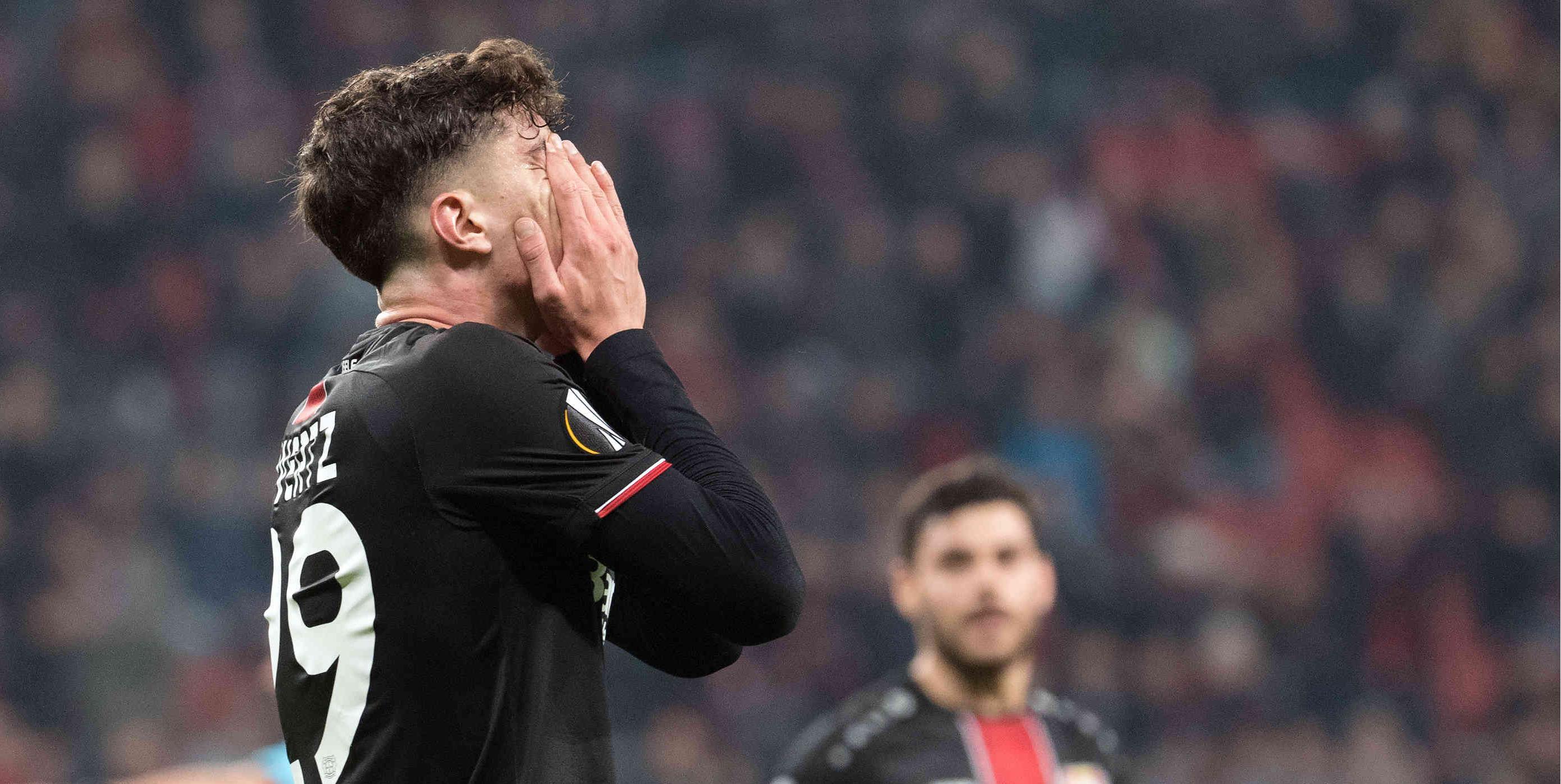 包含狼堡半场领先遗憾输球，痛失三分的词条